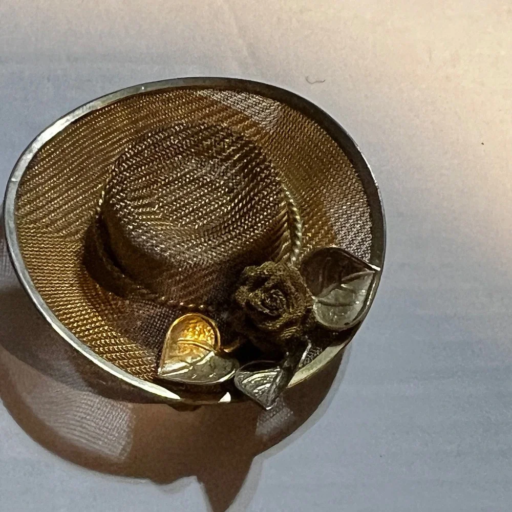 Brooch Gold Mesh Sun Hat Rose Leaf Vintage Style Pin